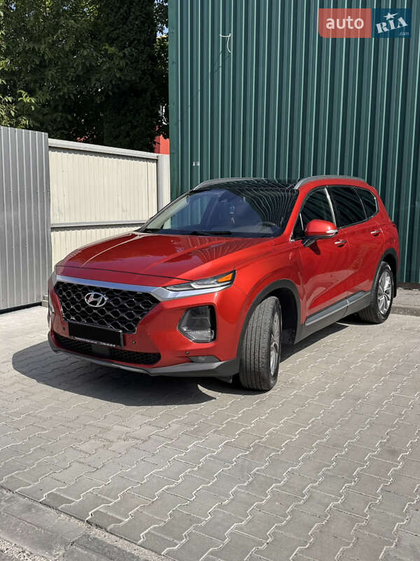 Внедорожник / Кроссовер Hyundai Santa FE 2019 в 