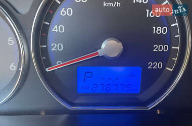 Внедорожник / Кроссовер Hyundai Santa FE 2011 в Полтаве