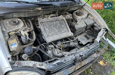 Позашляховик / Кросовер Hyundai Santa FE 2002 в 