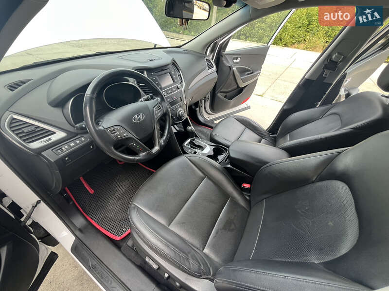 Позашляховик / Кросовер Hyundai Santa FE 2016 в Стрию