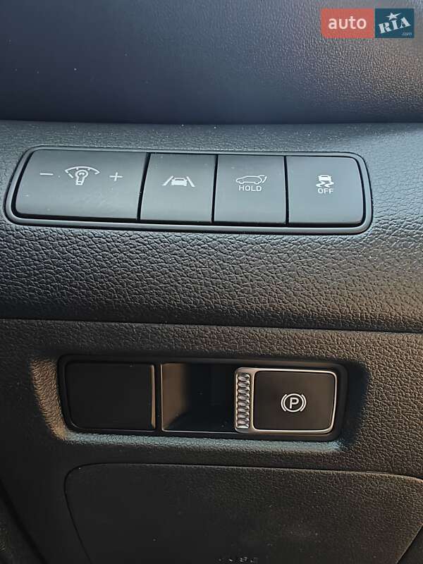 Внедорожник / Кроссовер Hyundai Santa FE 2023 в Киеве