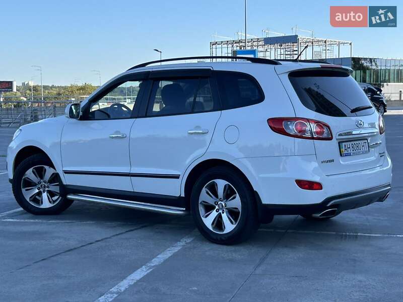 Позашляховик / Кросовер Hyundai Santa FE 2011 в Києві