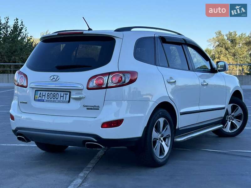 Позашляховик / Кросовер Hyundai Santa FE 2011 в Києві