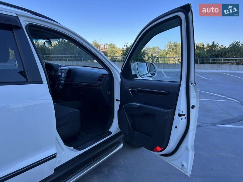 Позашляховик / Кросовер Hyundai Santa FE 2011 в Києві