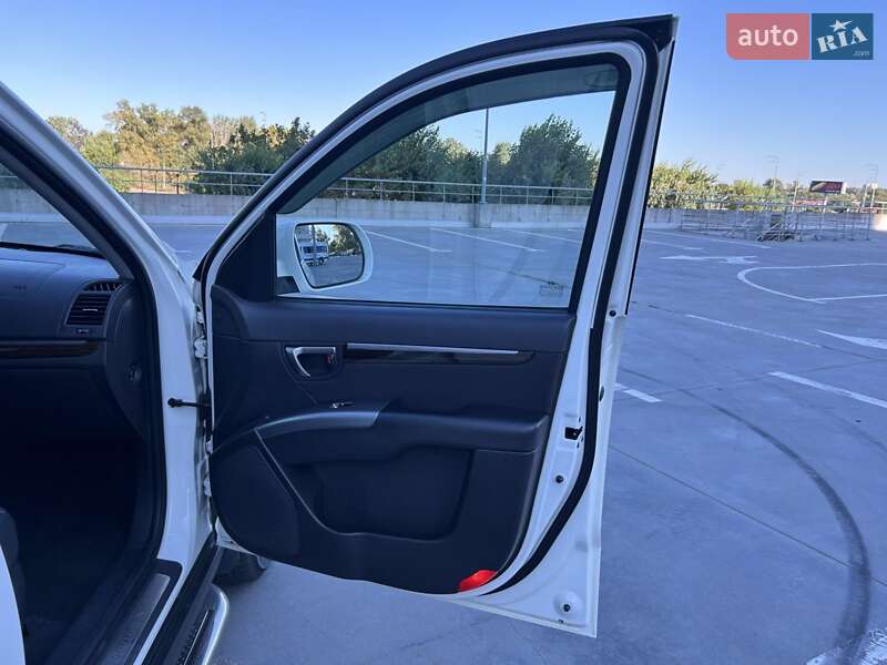 Позашляховик / Кросовер Hyundai Santa FE 2011 в Києві