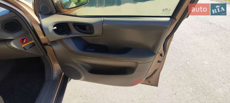 Внедорожник / Кроссовер Hyundai Santa FE 2001 в Тернополе