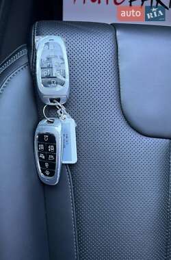 Внедорожник / Кроссовер Hyundai Santa FE 2020 в 