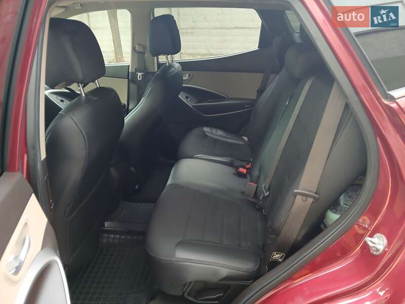 Внедорожник / Кроссовер Hyundai Santa FE 2015 в Ивано-Франковске