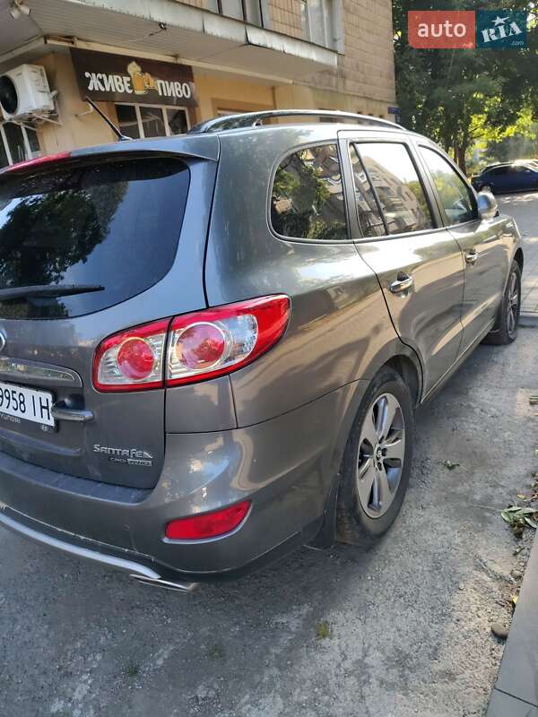 Позашляховик / Кросовер Hyundai Santa FE 2011 в Івано-Франківську