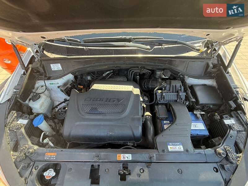 Позашляховик / Кросовер Hyundai Santa FE 2014 в Павлограді