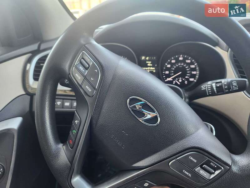 Внедорожник / Кроссовер Hyundai Santa FE 2017 в Ровно