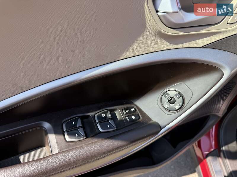 Позашляховик / Кросовер Hyundai Santa FE 2014 в Одесі