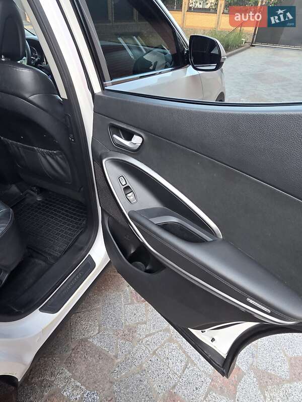 Позашляховик / Кросовер Hyundai Santa FE 2017 в Ставищі