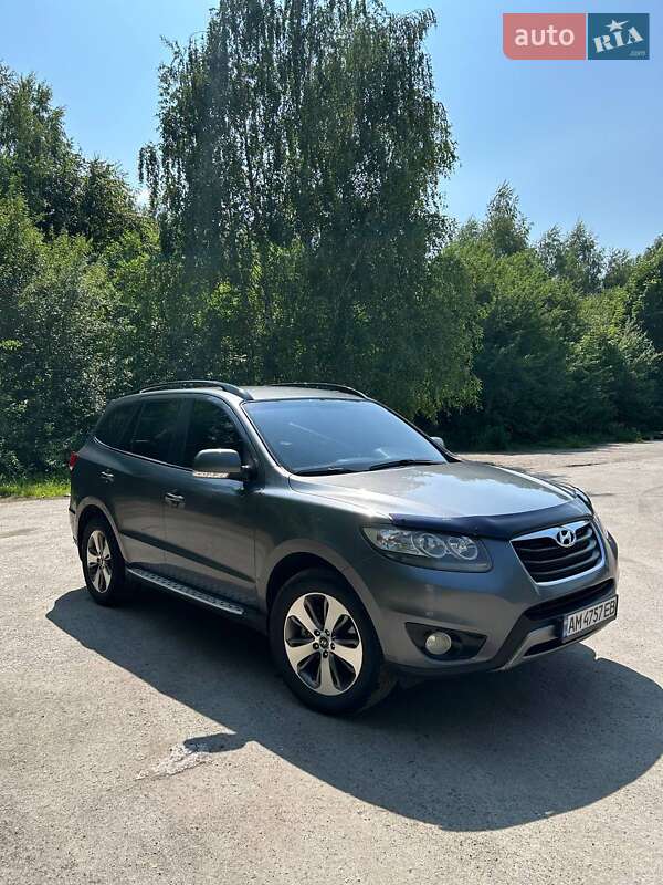 Позашляховик / Кросовер Hyundai Santa FE 2012 в Звягелі