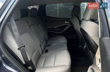 Внедорожник / Кроссовер Hyundai Santa FE 2015 в 
