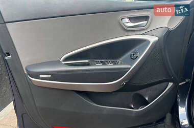 Внедорожник / Кроссовер Hyundai Santa FE 2015 в 