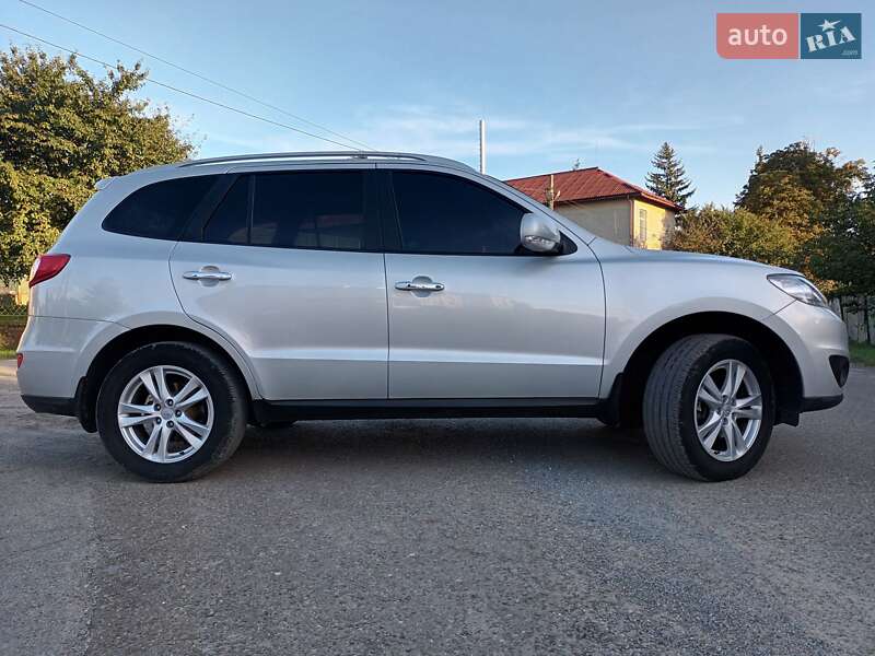Позашляховик / Кросовер Hyundai Santa FE 2010 в Городенці