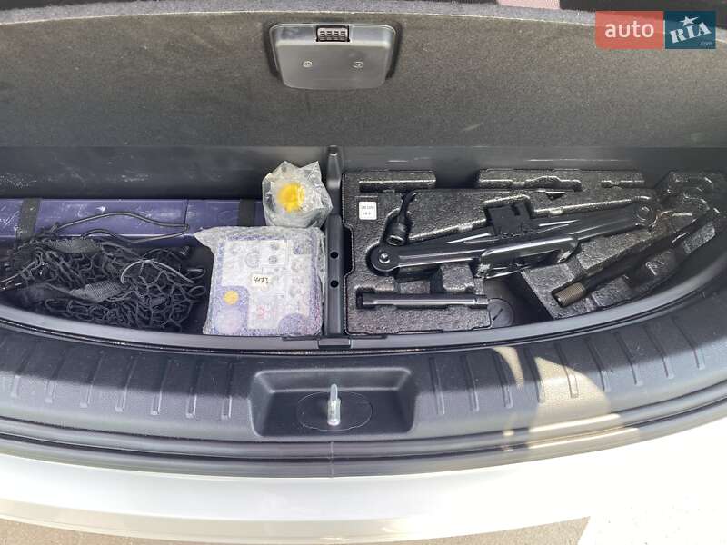 Позашляховик / Кросовер Hyundai Santa FE 2016 в Житомирі