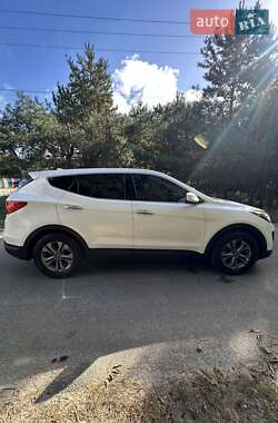 Внедорожник / Кроссовер Hyundai Santa FE 2015 в 