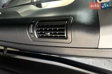 Внедорожник / Кроссовер Hyundai Santa FE 2015 в 