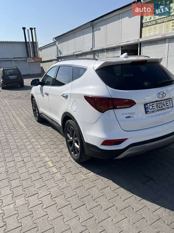 Позашляховик / Кросовер Hyundai Santa FE 2015 в Чернівцях