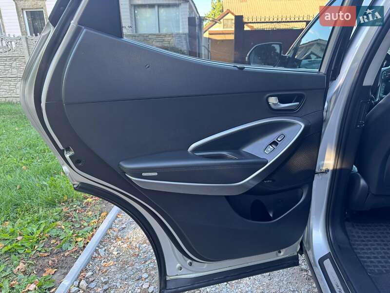 Позашляховик / Кросовер Hyundai Santa FE 2016 в Краснокутську