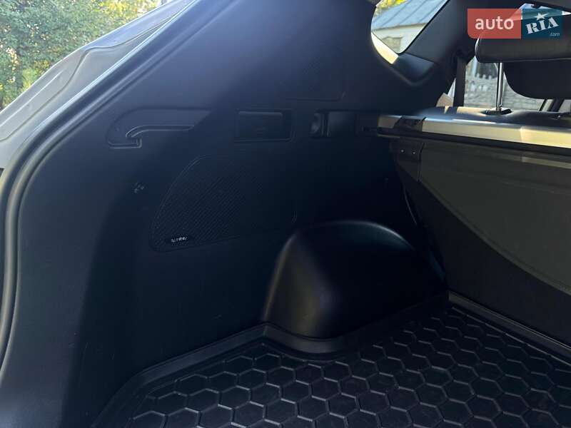 Позашляховик / Кросовер Hyundai Santa FE 2016 в Краснокутську