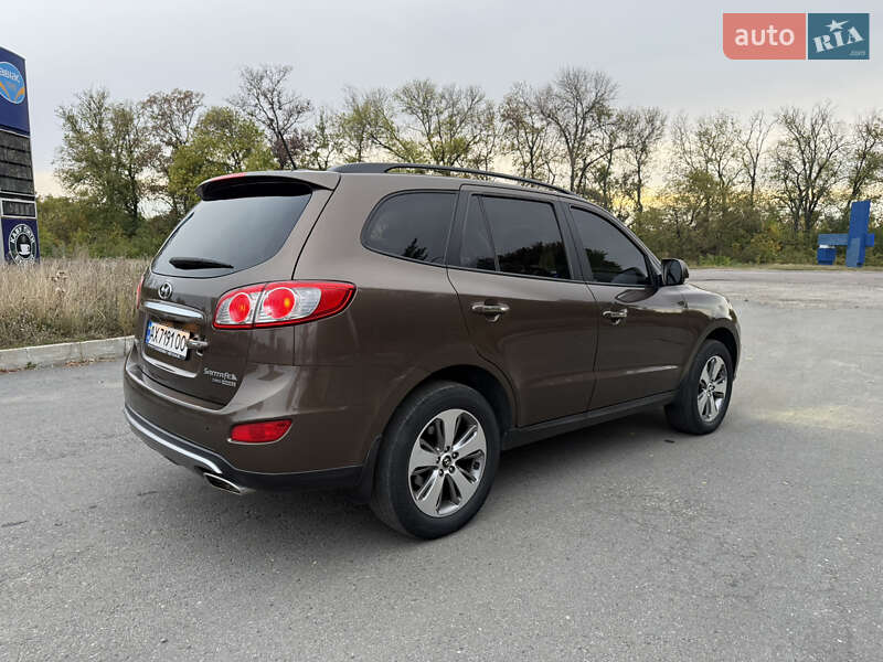 Позашляховик / Кросовер Hyundai Santa FE 2011 в Краснограді
