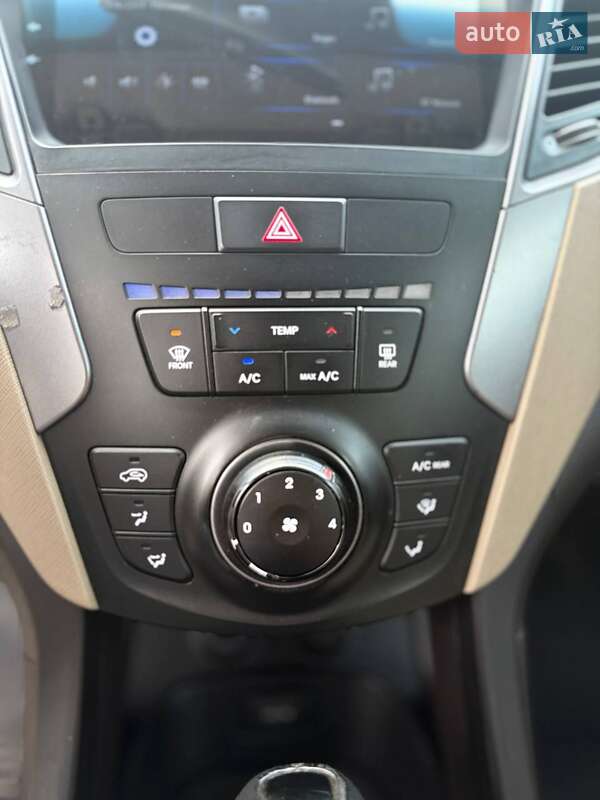 Позашляховик / Кросовер Hyundai Santa FE 2013 в Києві фото 24 Позашляховик / Кросовер Hyundai Santa FE 2013 в Києві