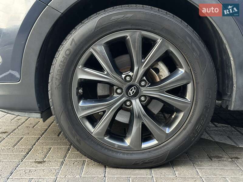 Внедорожник / Кроссовер Hyundai Santa FE 2017 в Киеве