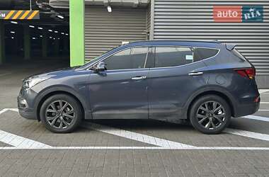 Внедорожник / Кроссовер Hyundai Santa FE 2017 в 