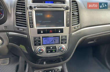 Внедорожник / Кроссовер Hyundai Santa FE 2011 в 