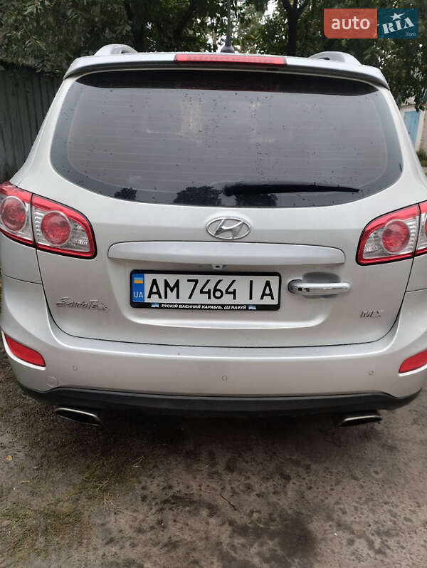 Внедорожник / Кроссовер Hyundai Santa FE 2010 в Житомире