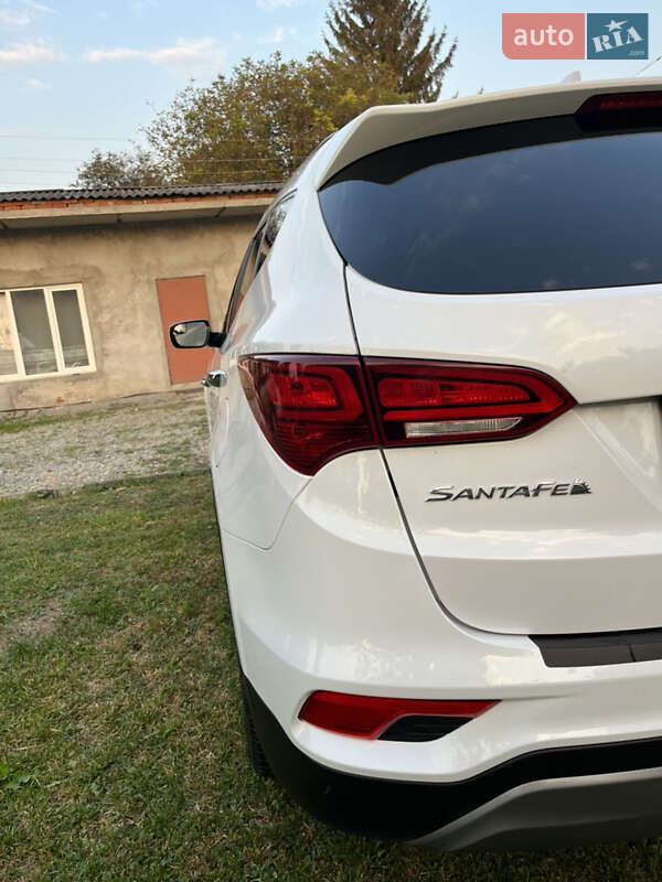 Внедорожник / Кроссовер Hyundai Santa FE 2016 в Борщеве