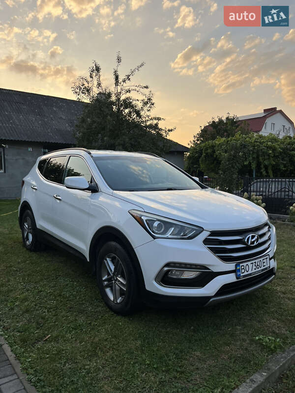 Внедорожник / Кроссовер Hyundai Santa FE 2016 в Борщеве
