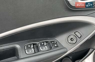 Внедорожник / Кроссовер Hyundai Santa FE 2013 в 