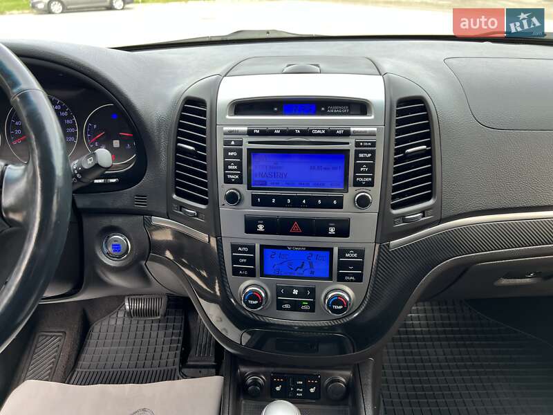 Внедорожник / Кроссовер Hyundai Santa FE 2012 в Радивилове