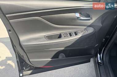 Внедорожник / Кроссовер Hyundai Santa FE 2021 в 
