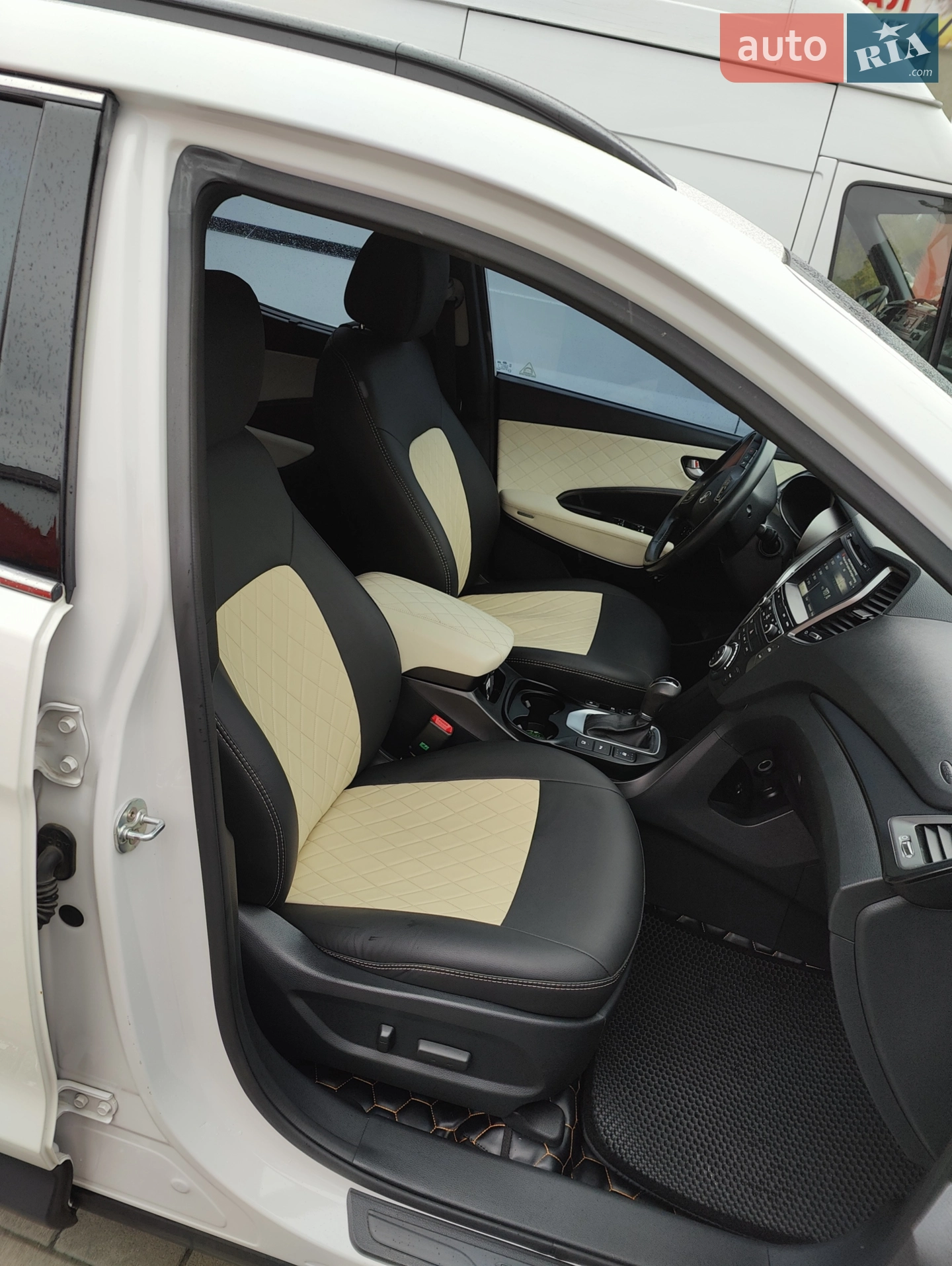 2015 Hyundai Santa Fe - мініатюра 16