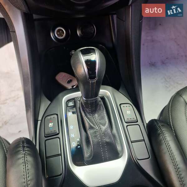 Внедорожник / Кроссовер Hyundai Santa FE 2016 в Подольске