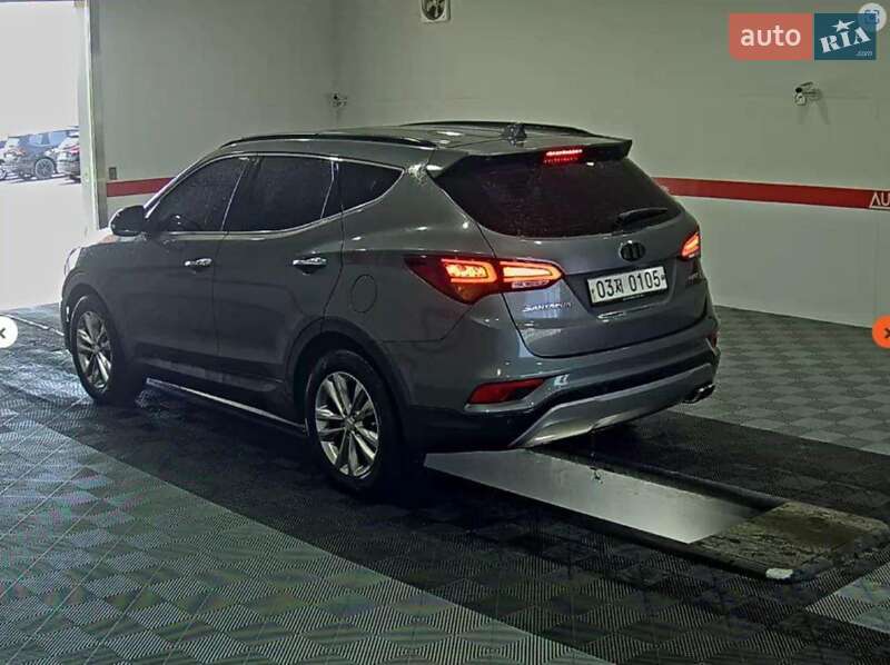 Внедорожник / Кроссовер Hyundai Santa FE 2016 в Подольске