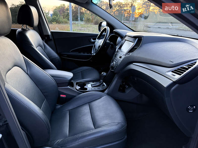 Внедорожник / Кроссовер Hyundai Santa FE 2015 в Радивилове