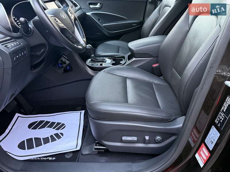 Внедорожник / Кроссовер Hyundai Santa FE 2016 в Гнивани