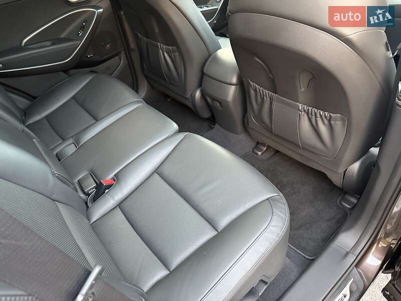 Внедорожник / Кроссовер Hyundai Santa FE 2016 в Гнивани