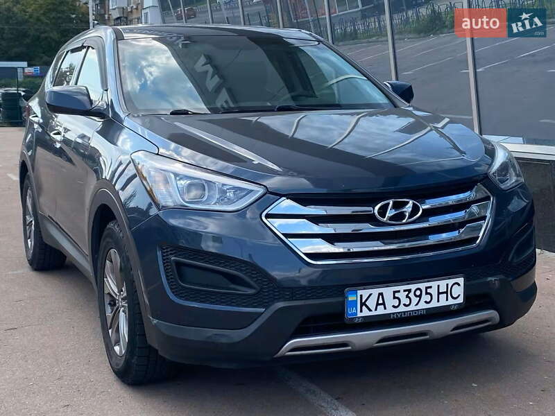 Внедорожник / Кроссовер Hyundai Santa FE 2015 в 