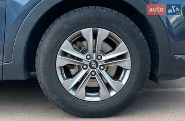 Внедорожник / Кроссовер Hyundai Santa FE 2015 в 