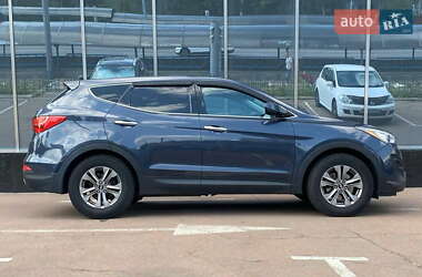 Внедорожник / Кроссовер Hyundai Santa FE 2015 в 