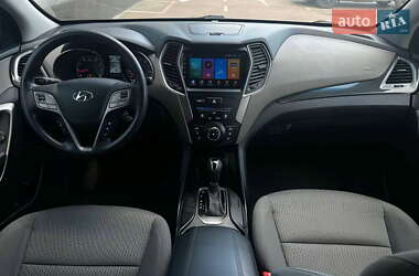 Внедорожник / Кроссовер Hyundai Santa FE 2015 в 