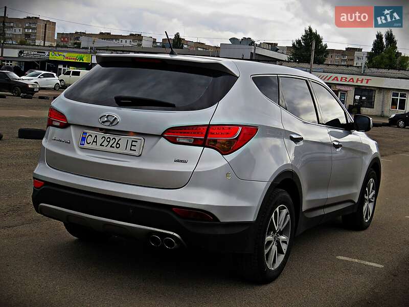 Внедорожник / Кроссовер Hyundai Santa FE 2012 в Черкассах