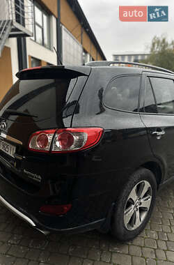 Позашляховик / Кросовер Hyundai Santa FE 2011 в 